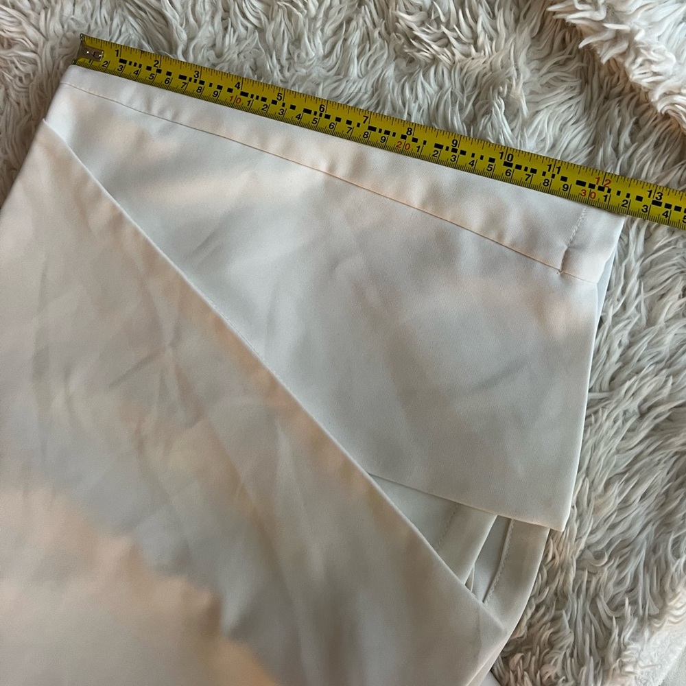 White crossover skort - Picture 7 of 7